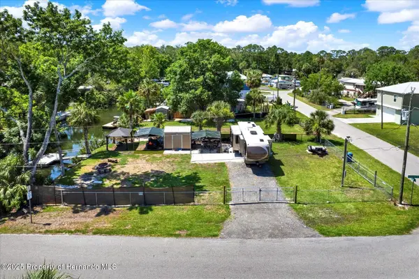 6230 Island Drive, Weeki Wachee, FL 34607