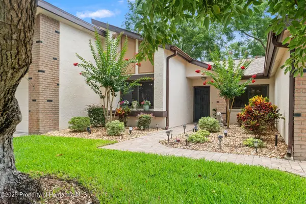 7512 Heather Walk Drive, Weeki Wachee, FL 34613