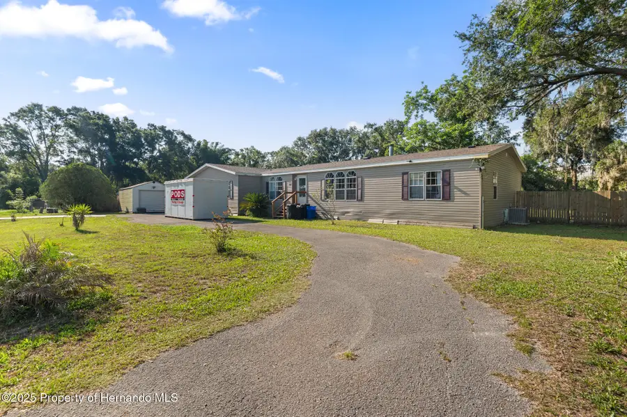 26438 Glenwood Drive, Wesley Chapel, FL 33544 - Image #2