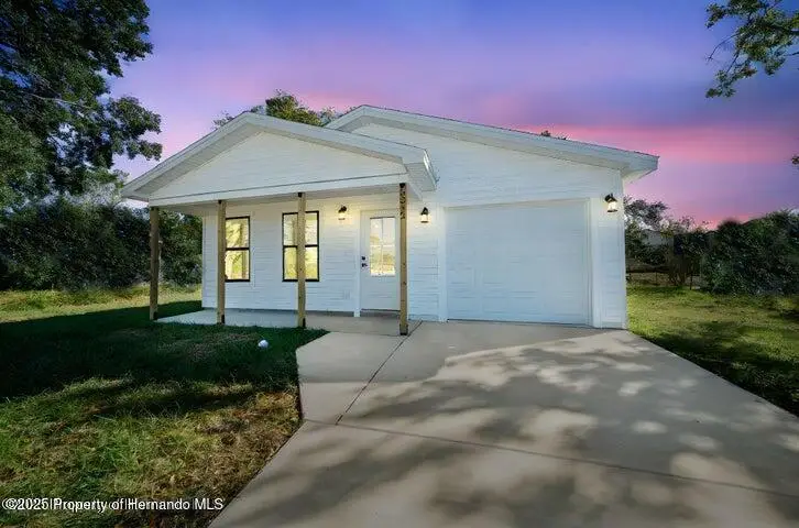 8980 Long Lake Avenue, Weeki Wachee, FL 34613 - Image #1