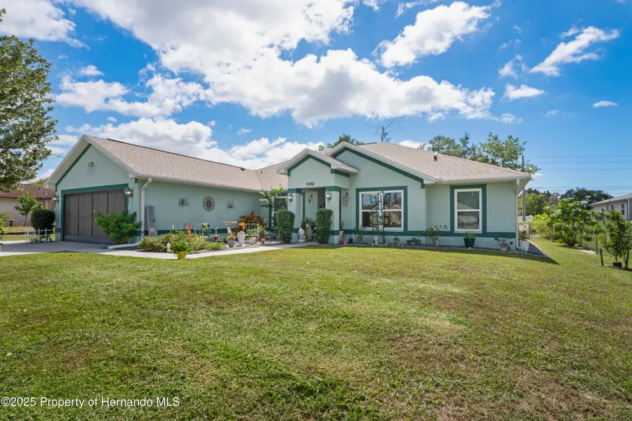 9086 Manchester Street, Spring Hill, FL 34606 - #3