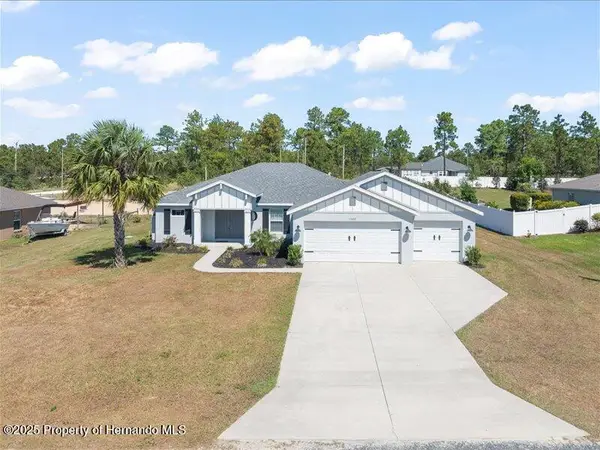 13035 Thrasher Avenue, Weeki Wachee, FL 34614