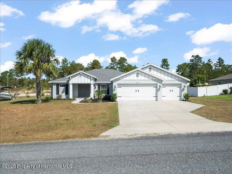 13035 Thrasher Avenue, Weeki Wachee, FL 34614 - Image #3
