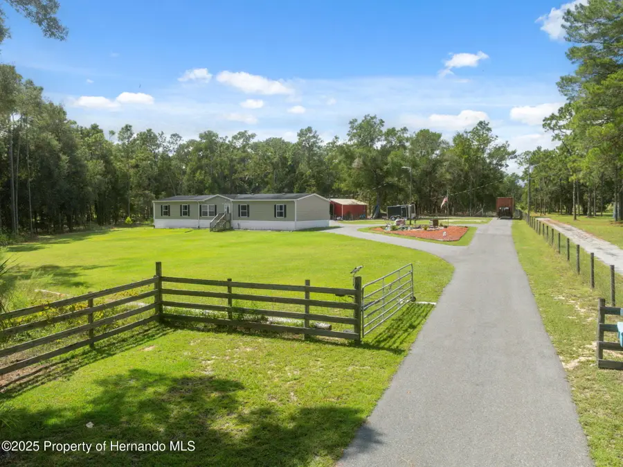 16481 Oakview Drive, Brooksville, FL 34601 - Image #2