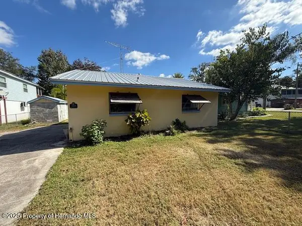 7154 Algonquin Street, Weeki Wachee, FL 34607
