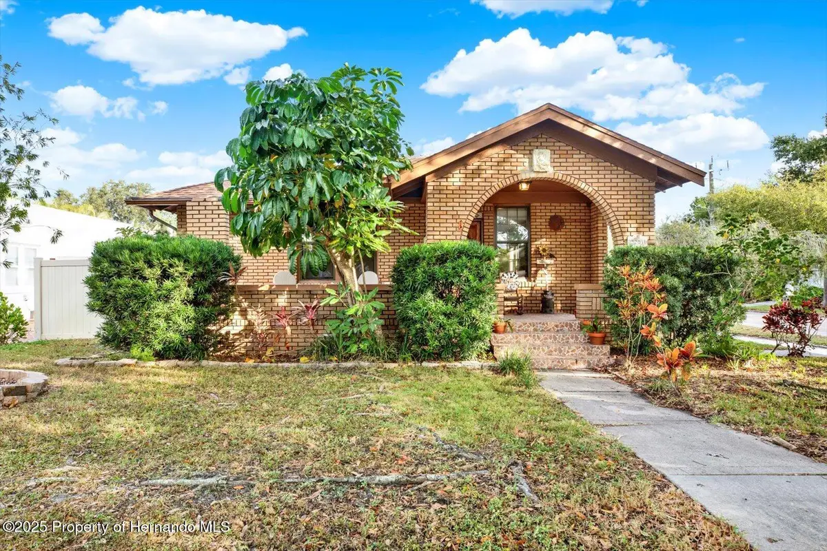 3201 7th Avenue N, Saint Petersburg, FL 33713 - Image #1