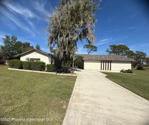 5544 Fairway Drive, Dade City, FL 33523
