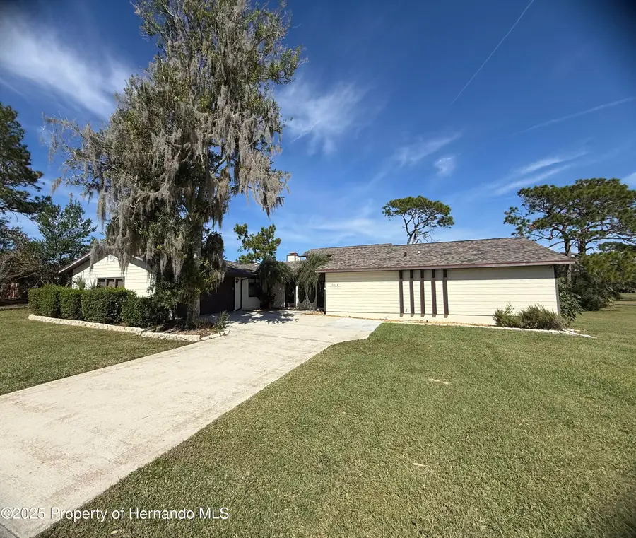 5544 Fairway Drive, Dade City, FL 33523 - Image #2