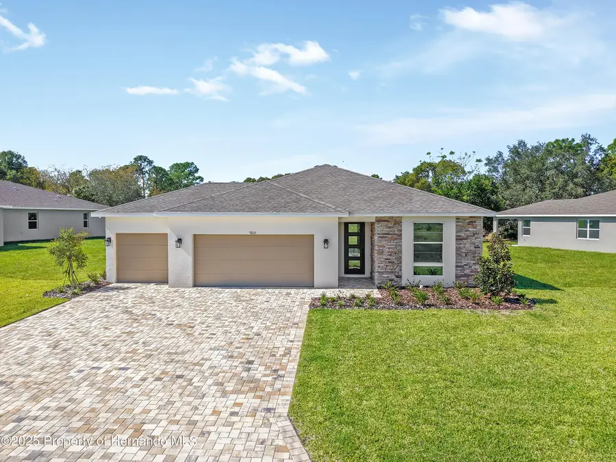 9253 Players Drive, Weeki Wachee, FL 34613 - Image #2