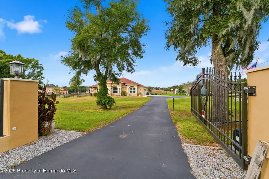 16422 Spring Valley Road Road, Dade City, FL 33523 - Image #2