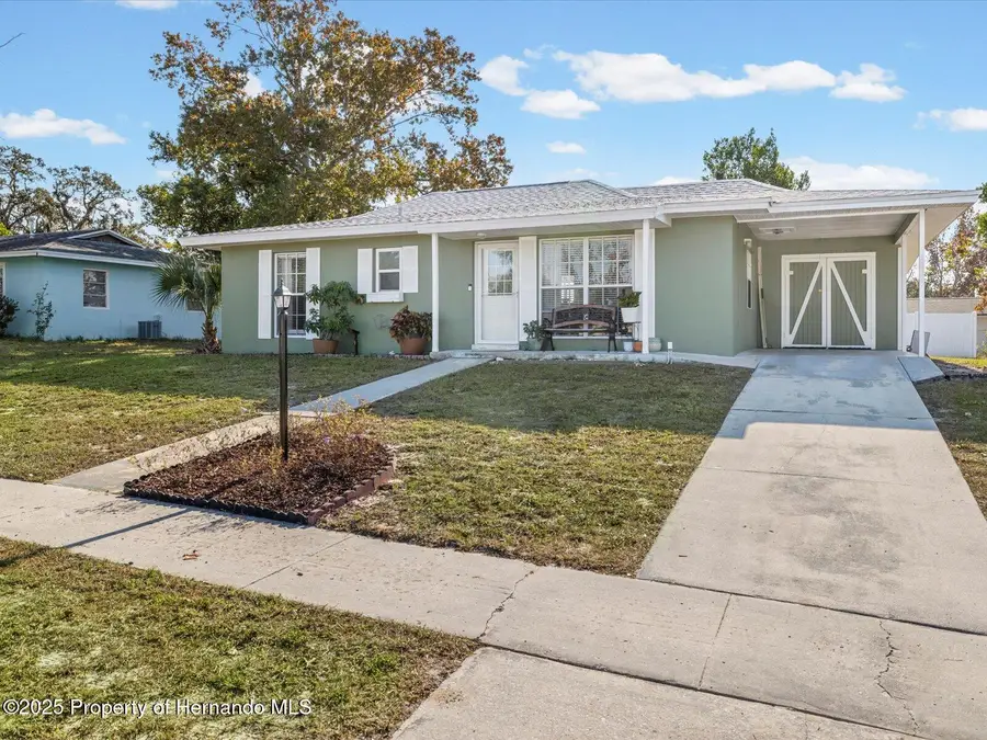 444 Edgehill Avenue, Spring Hill, FL 34606 - Image #2