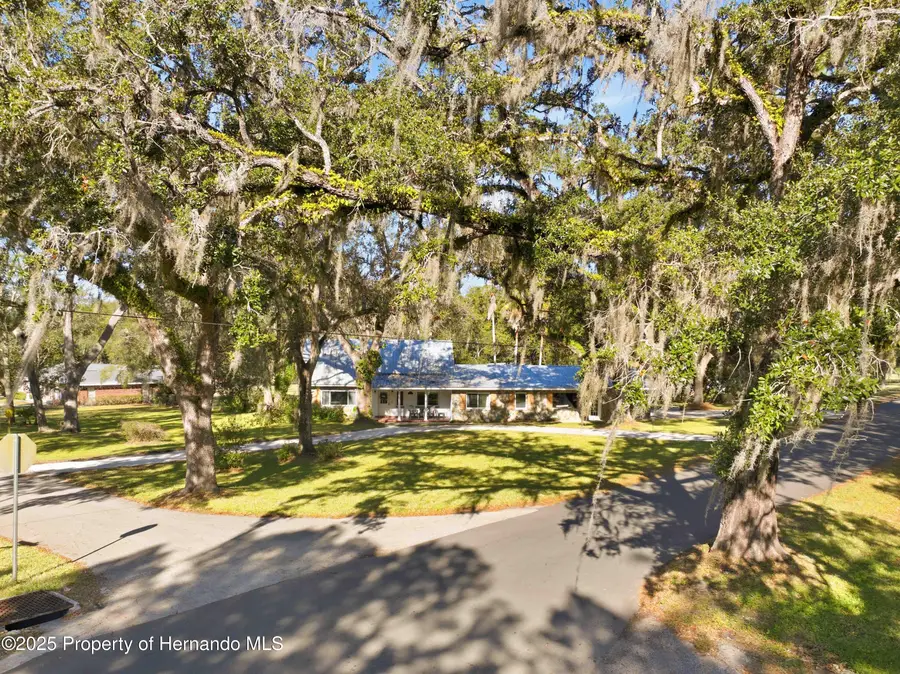 1080 Buena Vista Avenue, Brooksville, FL 34601 - Image #2