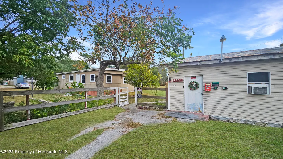 11455 SE Highway 464c, Ocklawaha, FL 32179 - Image #1