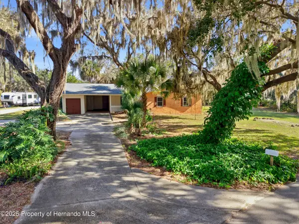 5434 County Road N, Wildwood, FL 34785