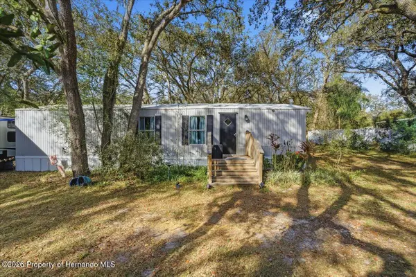 34925 Emily Drive, Dade City, FL 33523