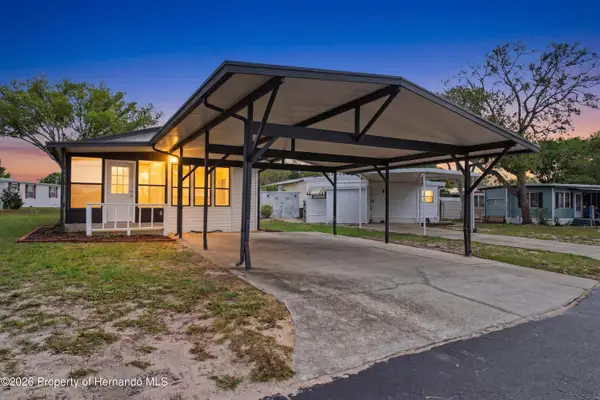 9569 Gray Fox Drive, Weeki Wachee, FL 34613