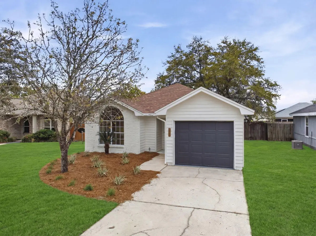 811 Boulevard De Lorleans, Mary Esther, FL 32569 - #1