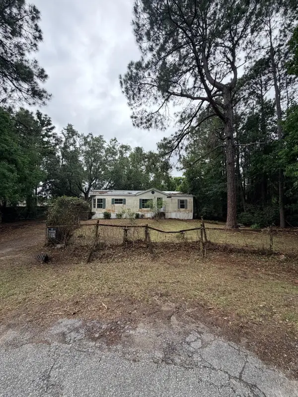 6709 Betty Lane, Navarre, FL 32566