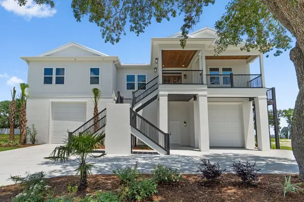 1774 Thresher Drive, Navarre, FL 32566