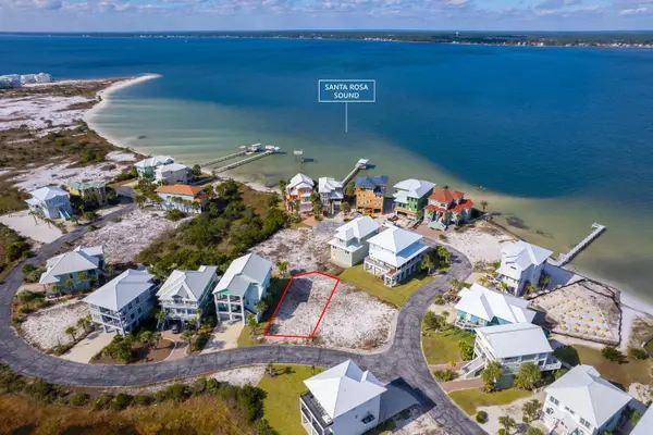 7660 Key West Drive, Navarre, FL 32566