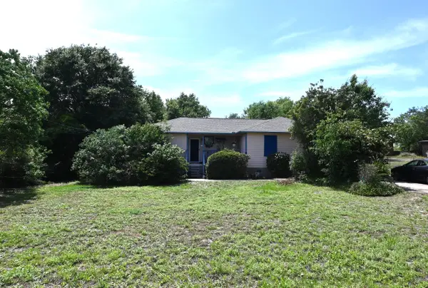 2573 Avenida De Sol, Navarre, FL 32566