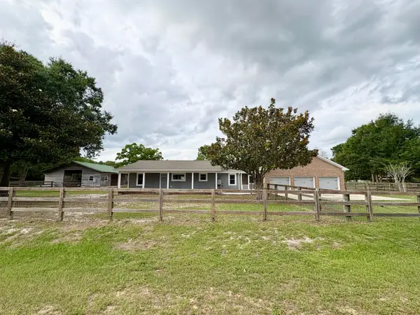 8632 Bristolwood Circle, Navarre, FL 32566