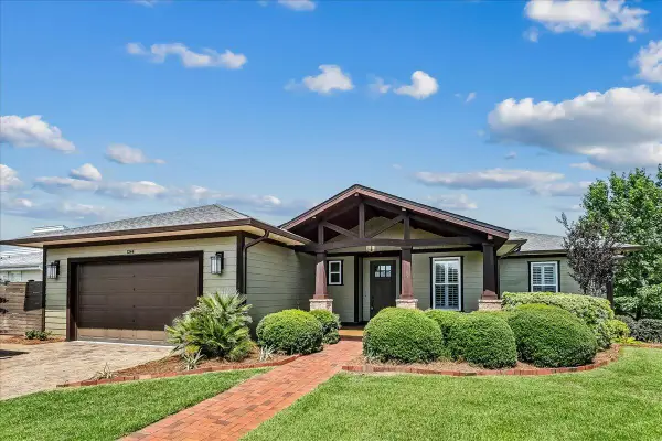 1244 Summit Lane, Gulf Breeze, FL 32563