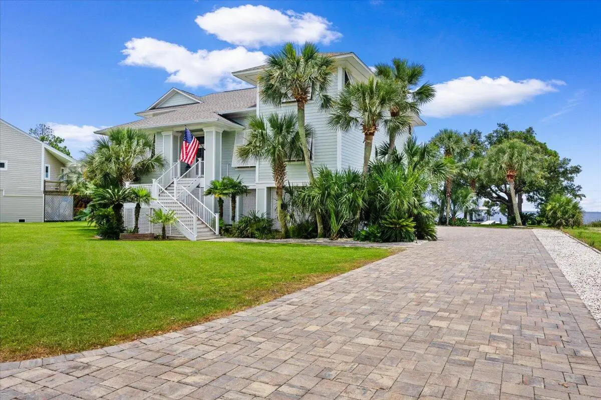 7813 Petersen Point Road, Milton, FL 32583 - #1