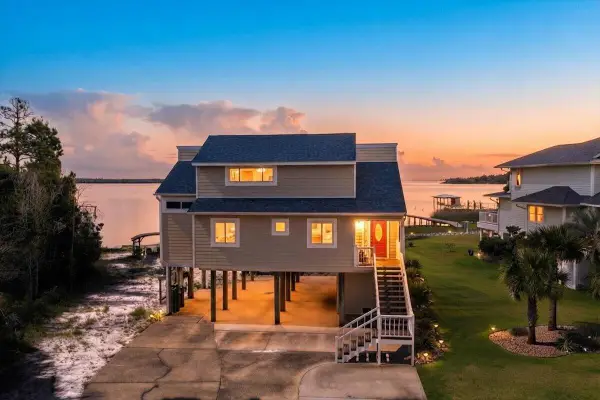 7817 Petersen Point Road, Milton, FL 32583