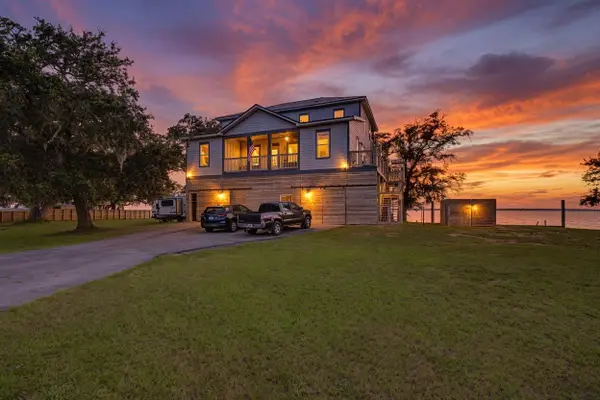 305 S Garcon Point Road, Milton, FL 32583