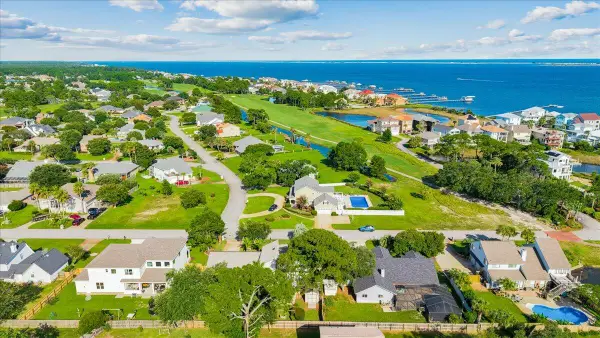 1303 Ceylon, Gulf Breeze, FL 32563