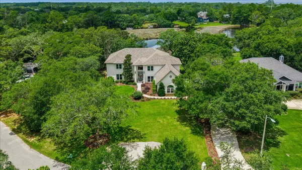 2893 Avenida De Soto, Navarre, FL 32566