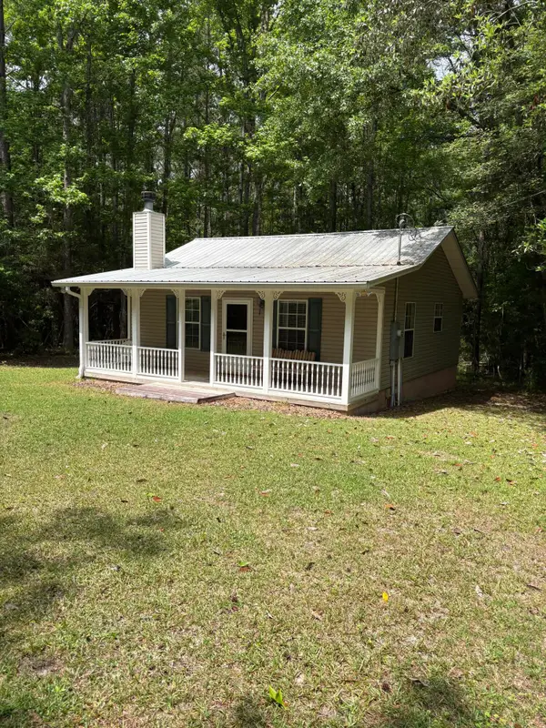 255 Wit's End, DeFuniak Springs, FL 32435