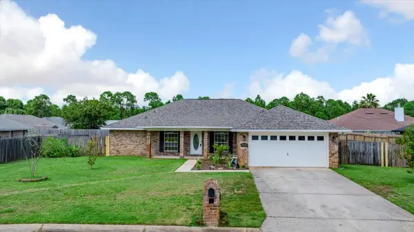 9939 Parker Lake, Navarre, FL 32566