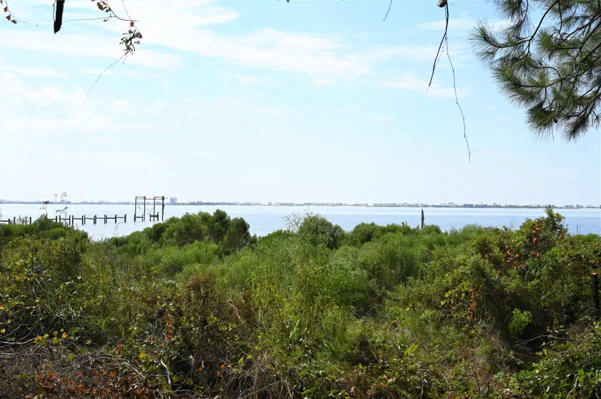 1726 Villa Vizcaya Drive, Navarre, FL 32566 - Image #1