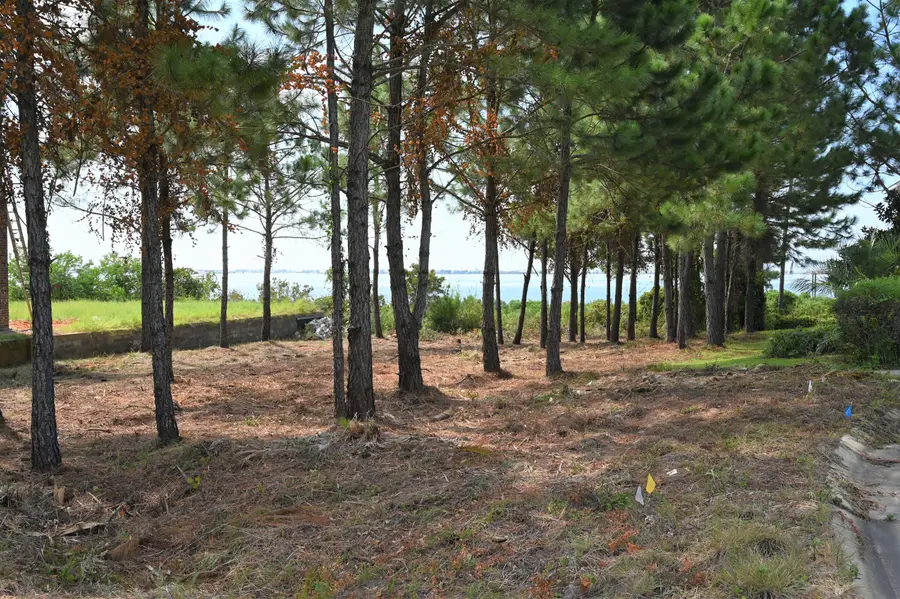 1726 Villa Vizcaya Drive, Navarre, FL 32566 - Image #3