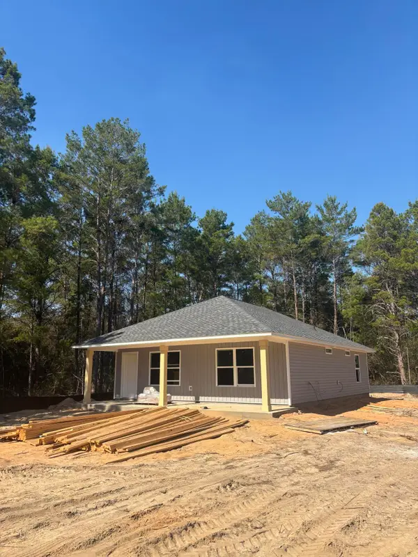 27 Pansy Ln, DeFuniak Springs, FL 32433