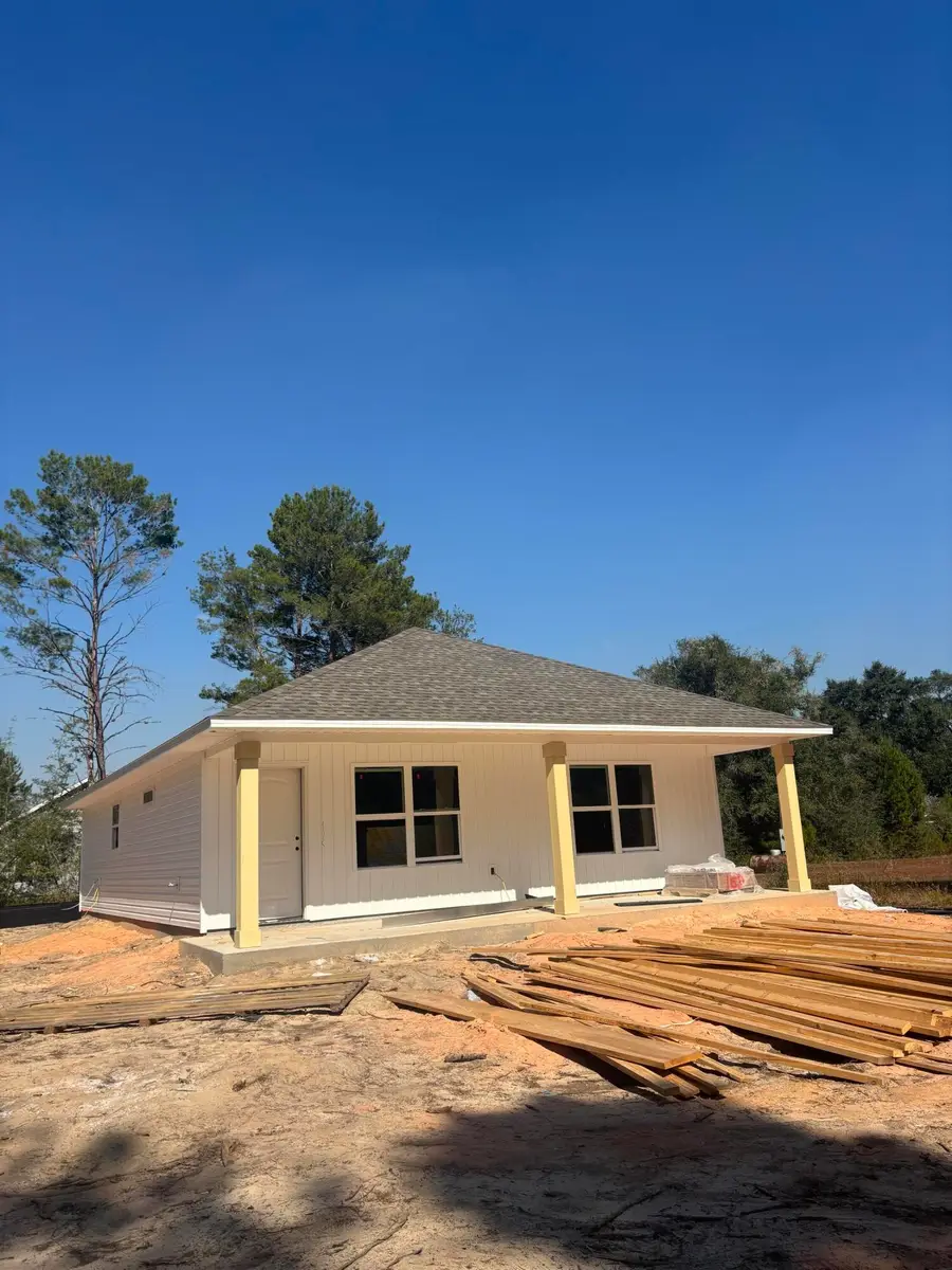 158 W Honeysuckle St, Defuniak Springs, FL 32433 - Image #2