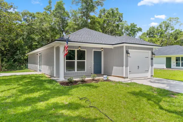 224 E Iris Lane, DeFuniak Springs, FL 32433