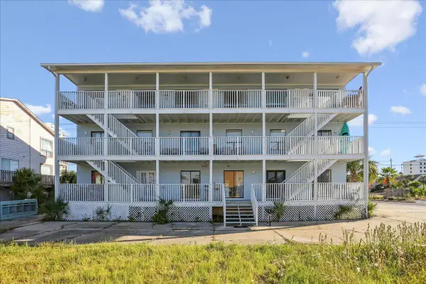 8460 Gulf Boulevard #APT 302, Navarre, FL 32566