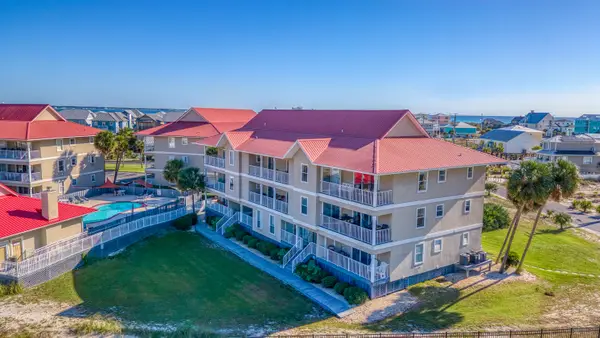 7476 Sunset Harbor Drive #APT 423, Navarre, FL 32566