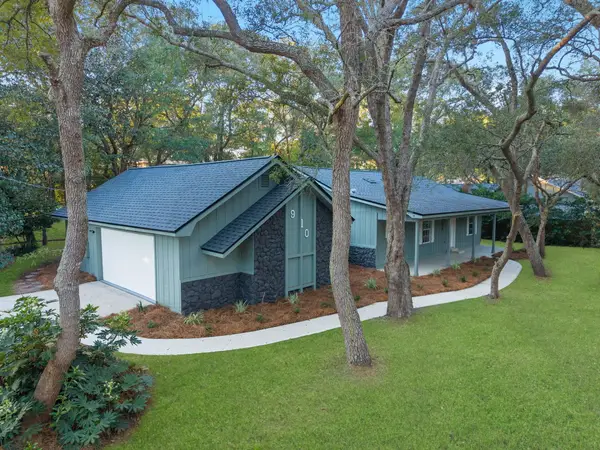 910 S Whisperwood Lane, Fort Walton Beach, FL 32547