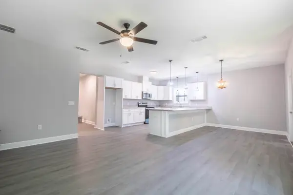 2155 Paloma Street, Navarre, FL 32566