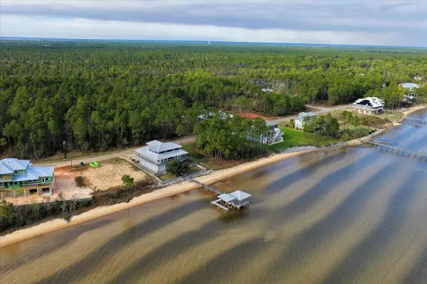 1101 Oyster Bay Dr, Milton, FL 32583