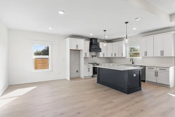 2374 Salamanca Street, Navarre, FL 32566