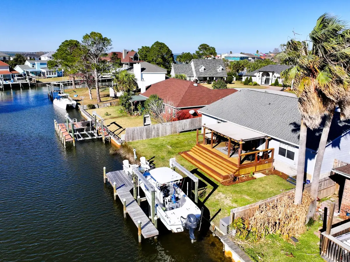 1647 Kalakaua Court, Gulf Breeze, FL 32561 - #1