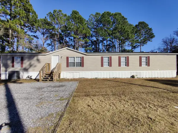 2226 Jeannie Street, Navarre, FL 32566
