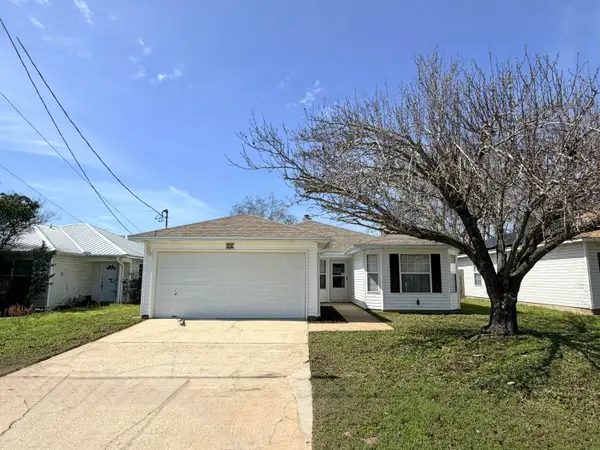 34 Stowe Road, Mary Esther, FL 32569