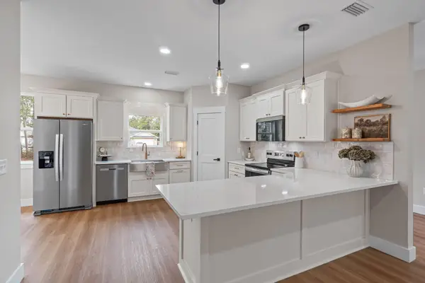 8299 Toledo Street, Navarre, FL 32566