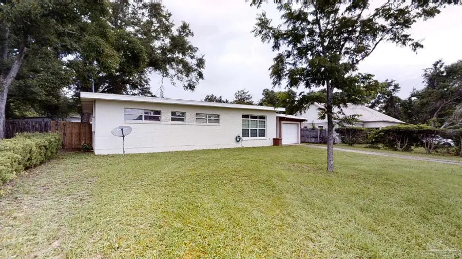 5236 W Jackson St, Pensacola, FL 32506 - #3